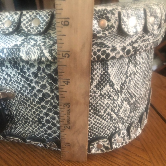 Vintage Faux Python Snake Print Suitcase - Picture 15 of 15